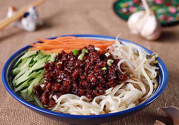 经典炸酱面制作方法炸酱面酱料配方陕西经典面食培训价格