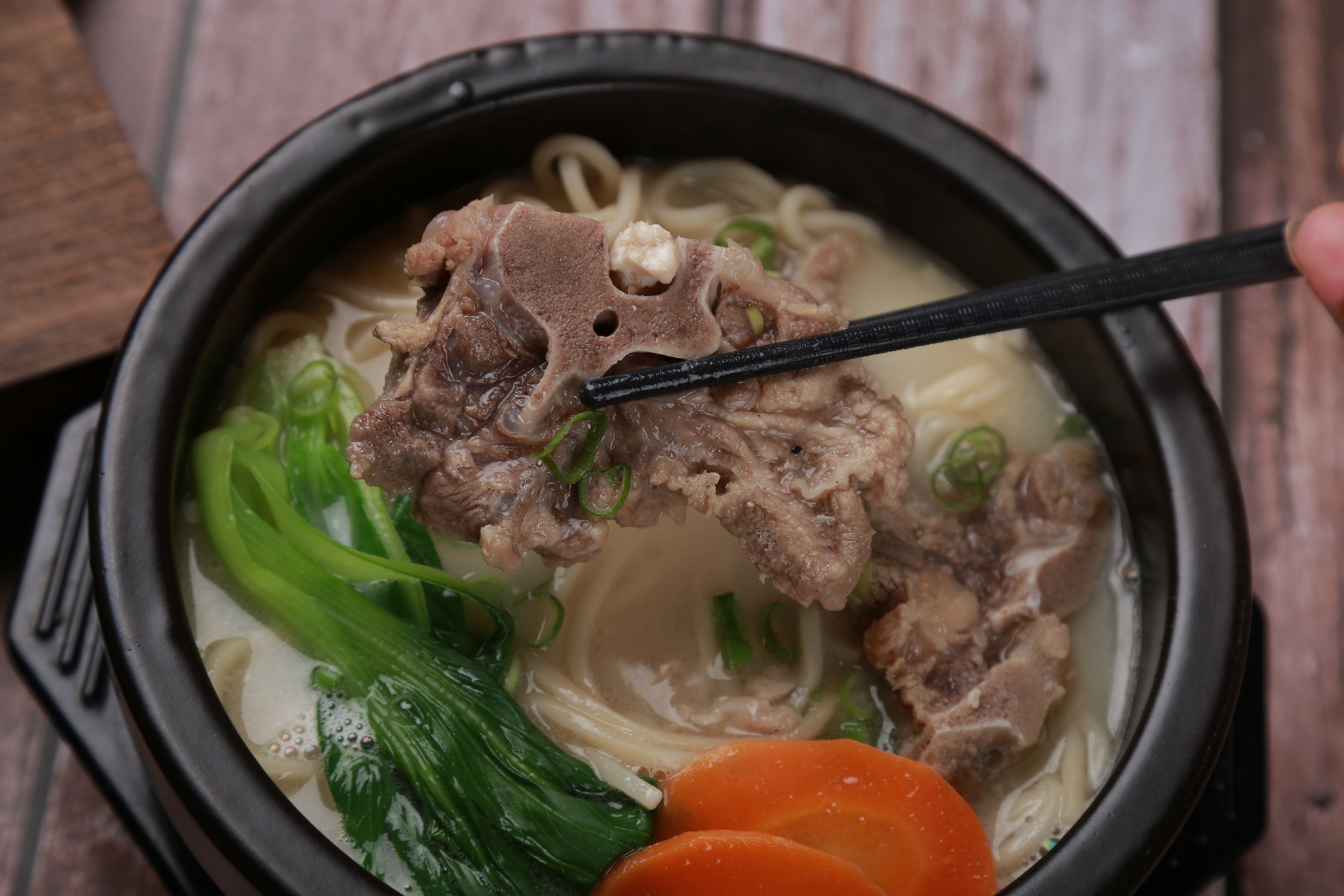 天威食品-猪大骨汤拉面米线火锅专用汤底骨汤调味料