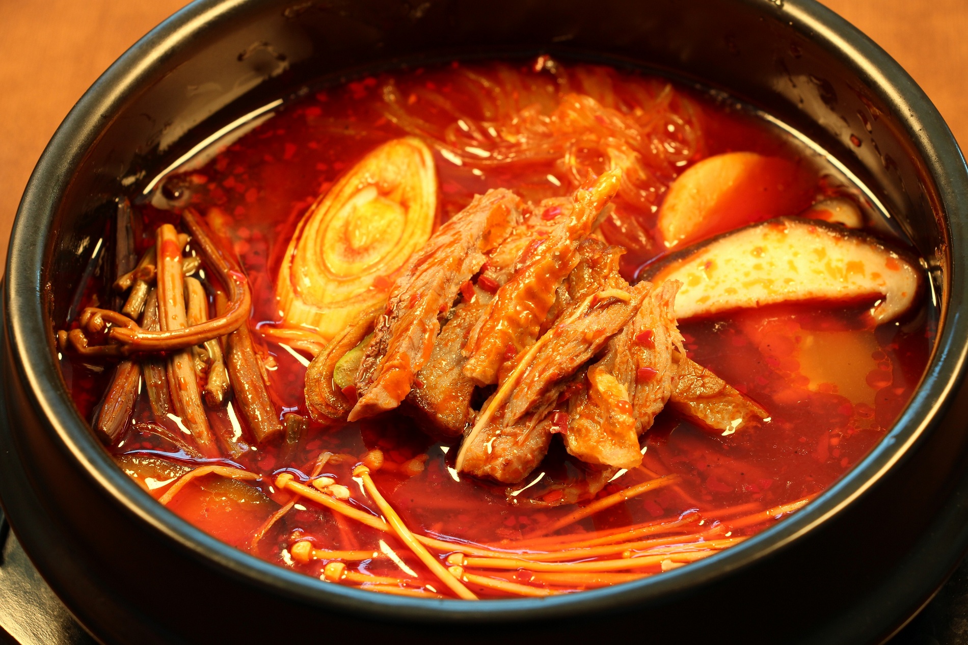 【韩国家庭做法】一锅端牛肉粉丝汤 超简单满足！ - 哔哩哔哩