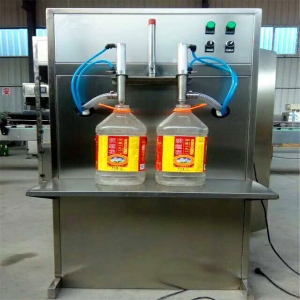 临沂沃发订制化工水剂灌装机，双头型20公斤定量灌装