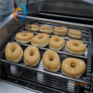 【2019新热款休闲美食甜甜圈专用油炸生产线 品质保证】